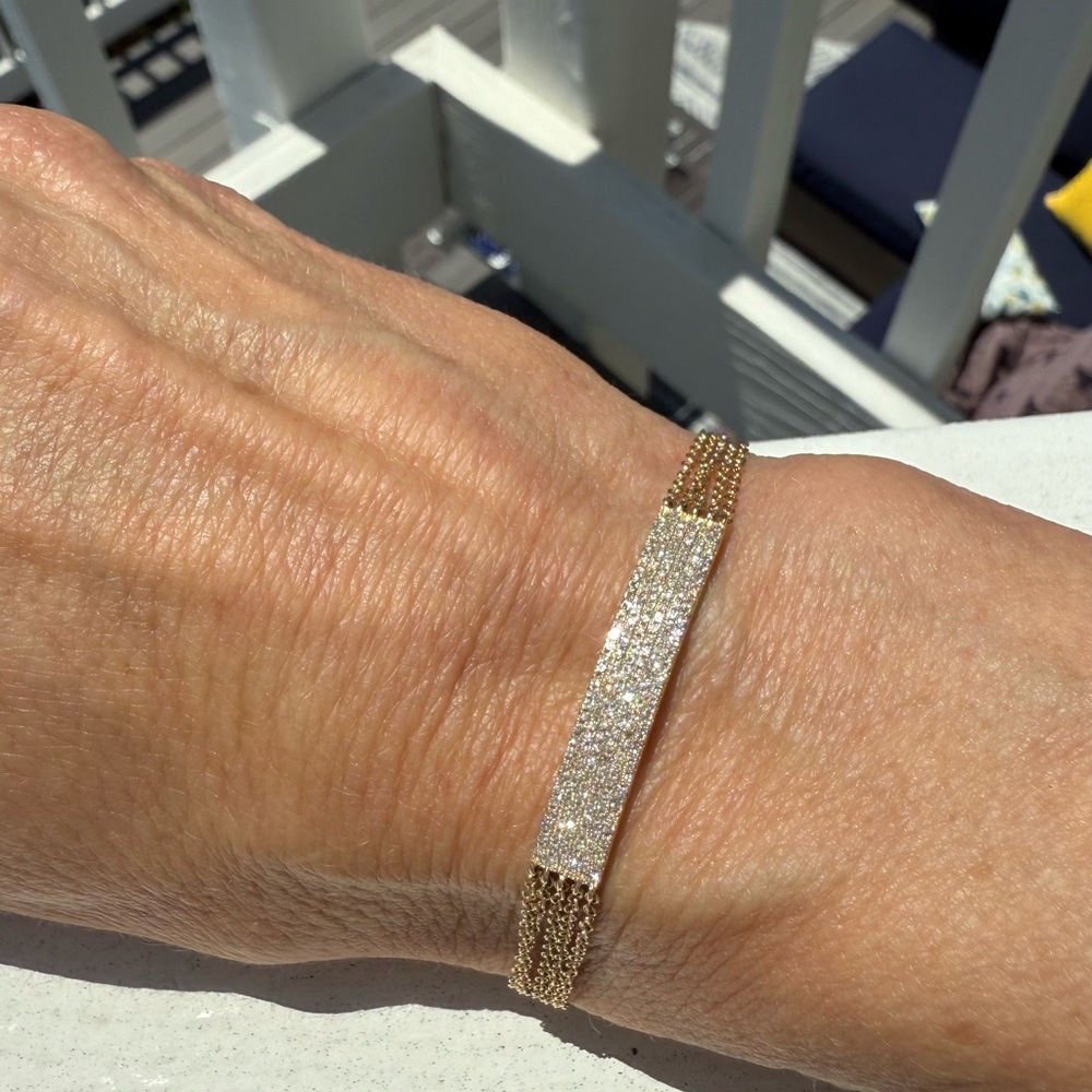 Elegant Gold Bracelet